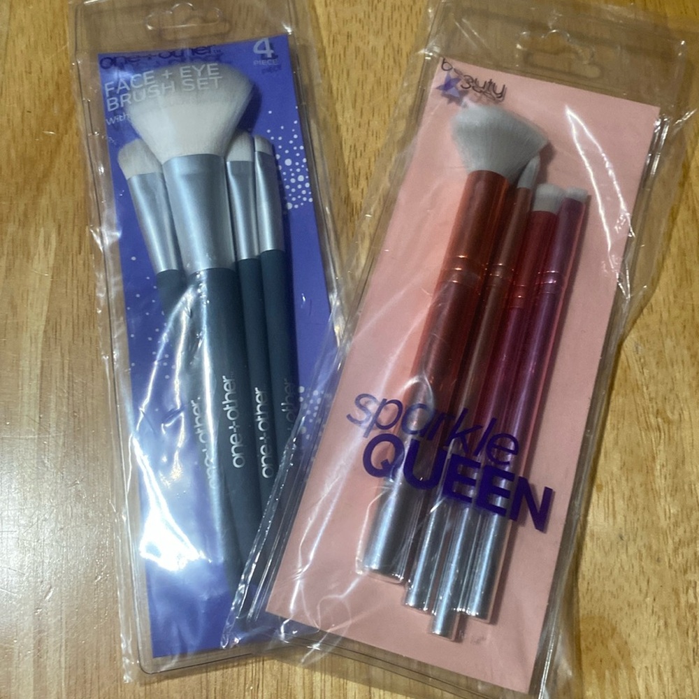 2 X 4 piece makeup brushes